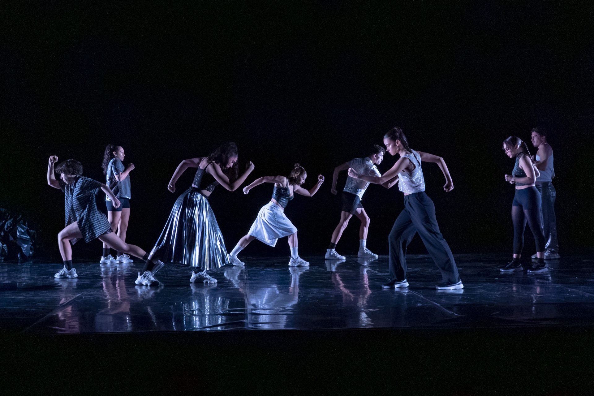 ¡QUIERO UN PASTEL DE CHOCOLATE ANTES DEL FIN DEL MUNDO!